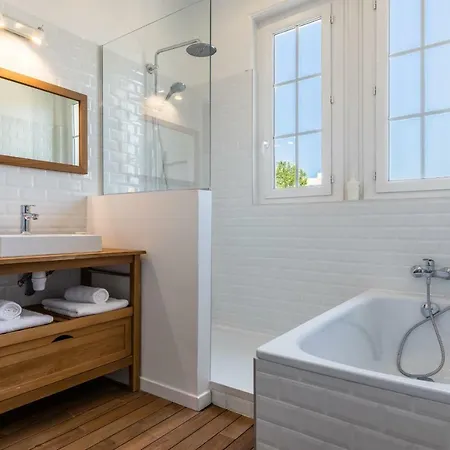 Beatrix -with Garden -15 Mn Walk From The Beach -garden- 2 Parkings Vakantiehuis *