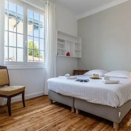 Beatrix -with Garden -15 Mn Walk From The Beach -garden- 2 Parkings Vakantiehuis