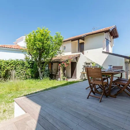 Vakantiehuis Beatrix -with Garden -15 Mn Walk From The Beach -garden- 2 Parkings