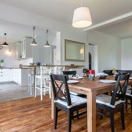 Beatrix -with Garden -15 Mn Walk From The Beach -garden- 2 Parkings Ferienhaus